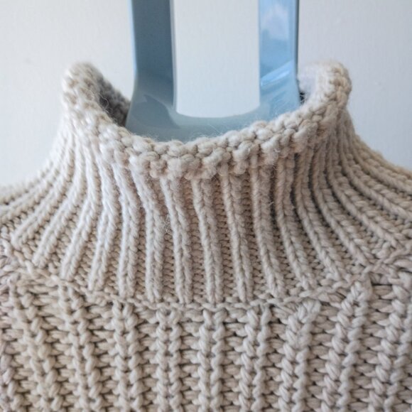 H&M Chunky Knit Sweater | Light Brown Pullover Long sleeve Sweater | Size M - Picture 7 of 10